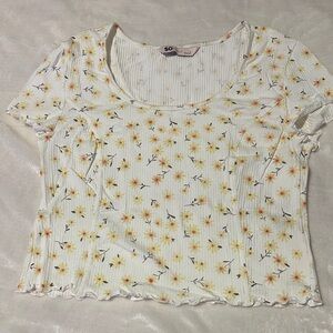 SO Women's Yellow Floral Short Sleeve Top